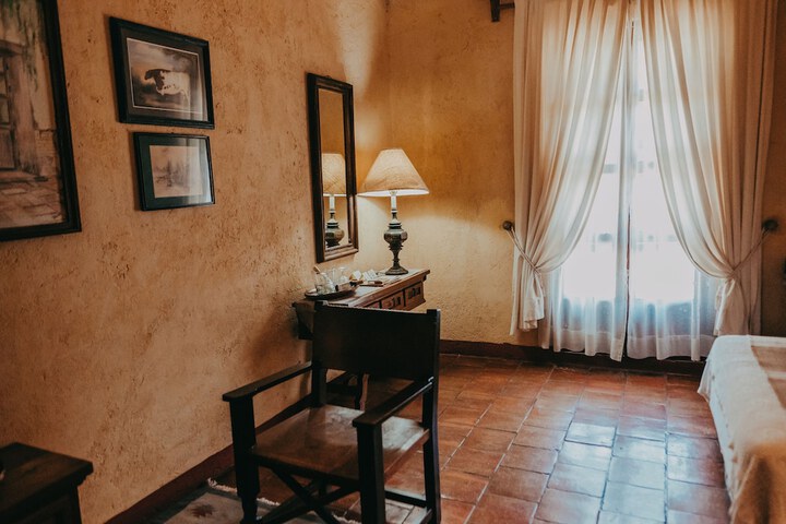 Room 5 of 151