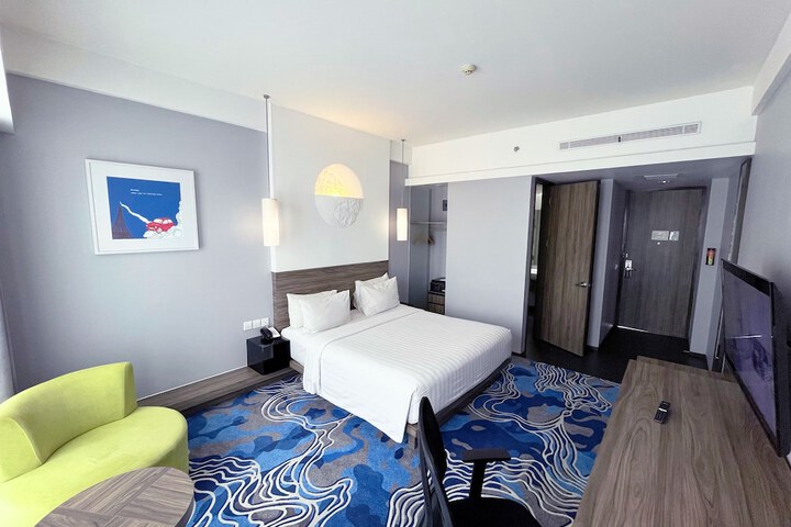 Room 17 of 122