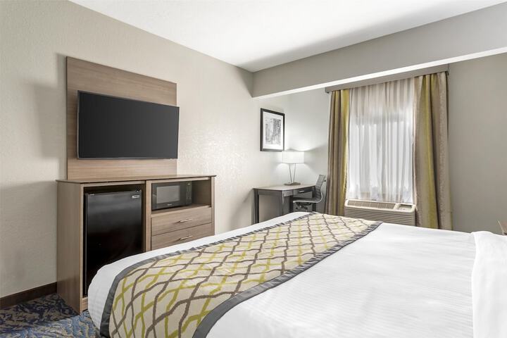 Room 15 of 33