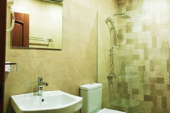 Room 10 of 21