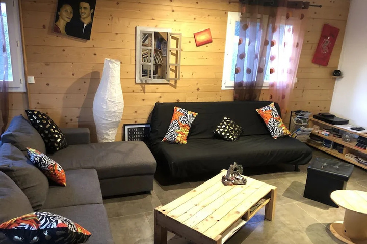 Room 3 of 10