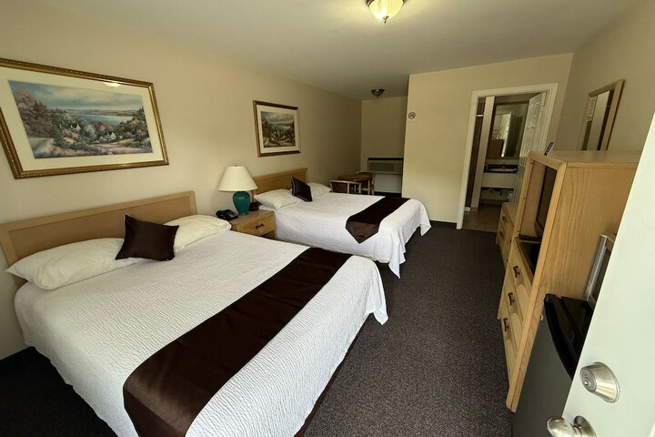 Room 3 of 12