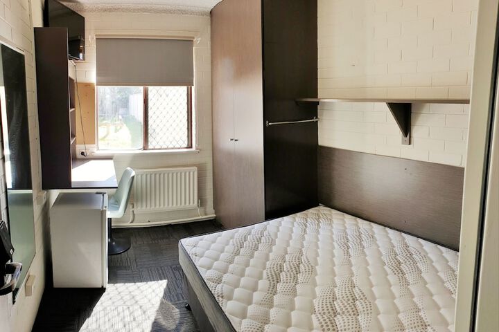 Room 2 of 22