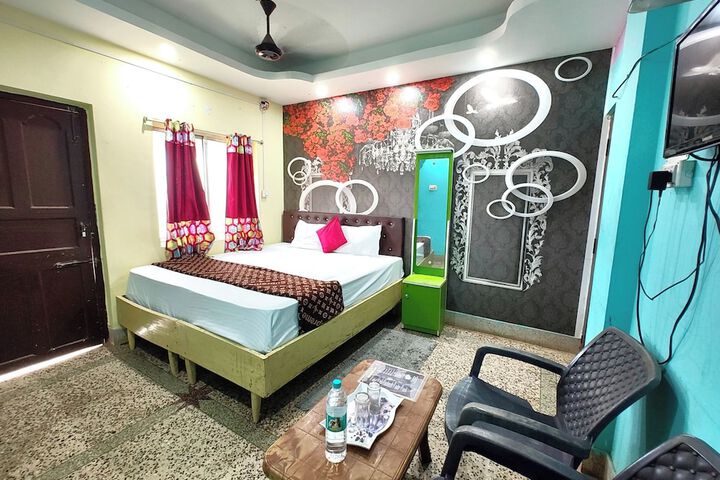 Room 7 of 18