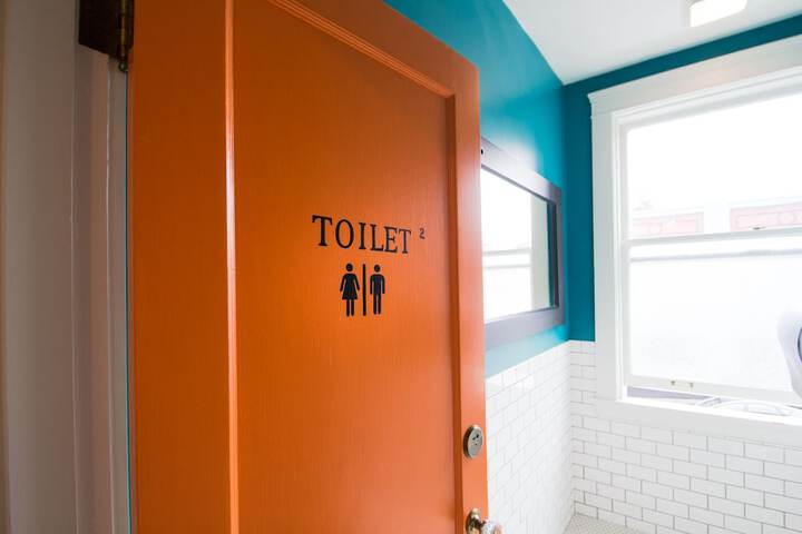 Room 132 of 172
