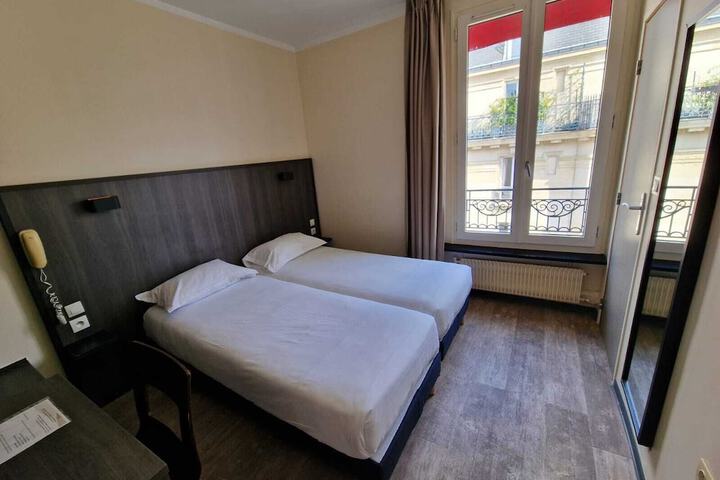Room 14 of 26