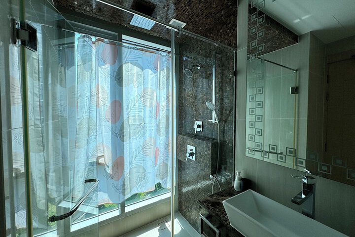 Room 13 of 21