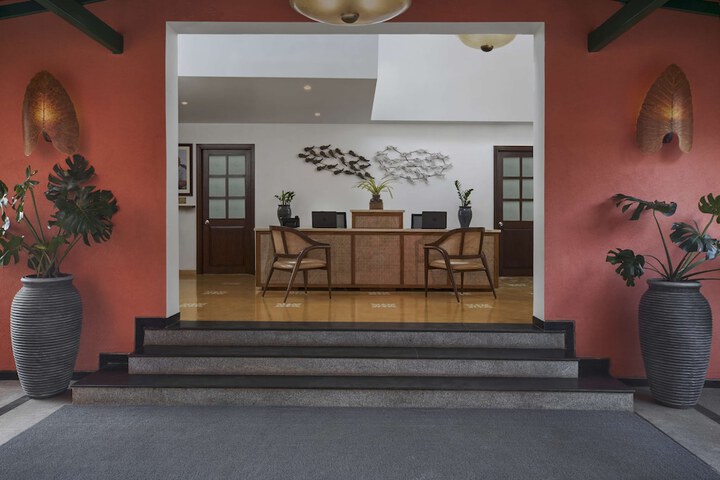 Entrance & Lobby