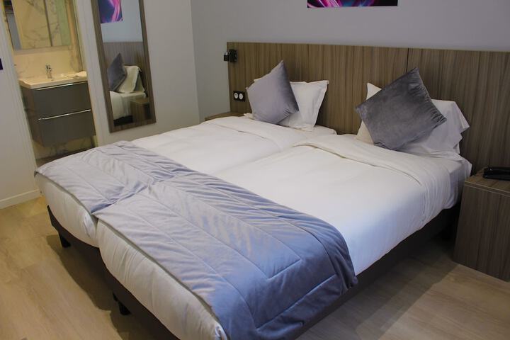 Room 5 of 21