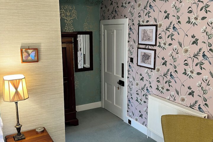 Room 6 of 23