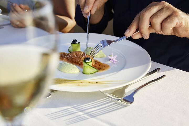 Dining 57 of 90