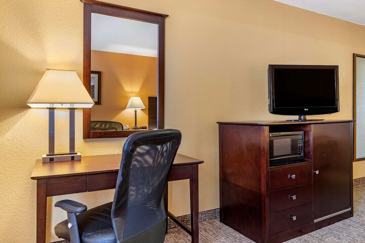 Room 14 of 32
