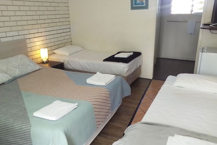 Room 6 of 34