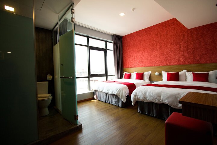 Room 7 of 24