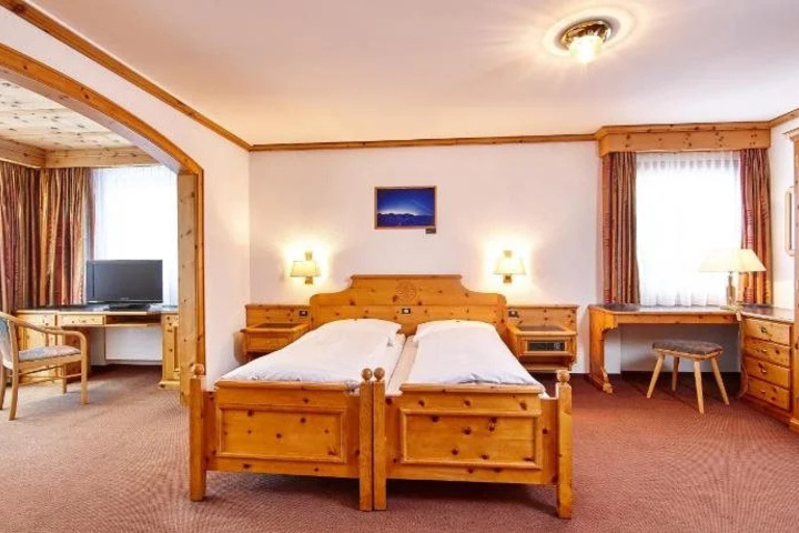 Room 6 of 21