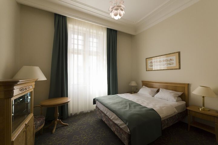 Room 7 of 82