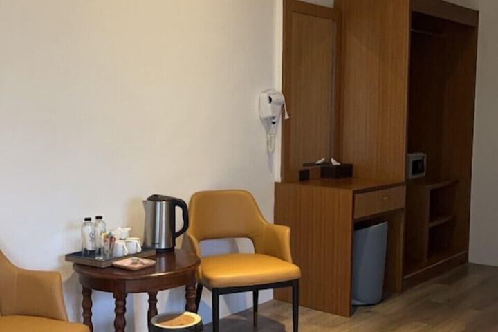 Room 66 of 293