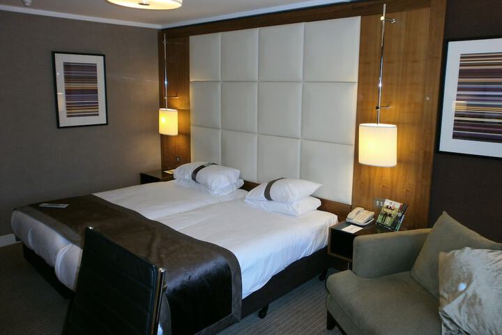 Room 2 of 131