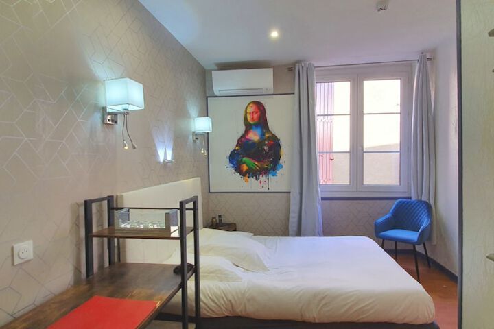 Room 33 of 88