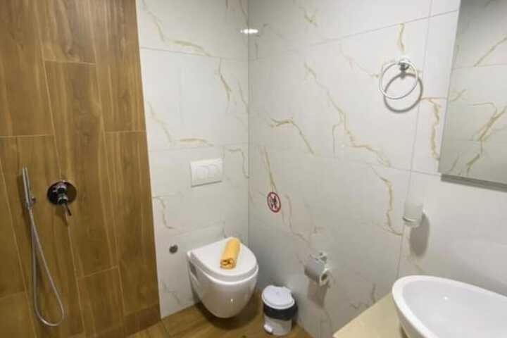 Room 30 of 53