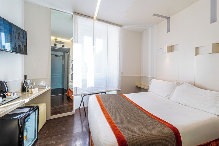 Room 90 of 238