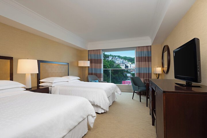 Room 35 of 256