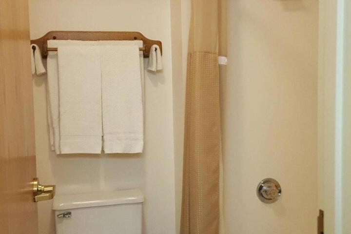 2 Double Beds (1 of 10)