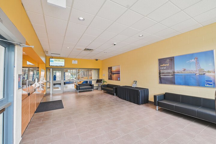 Entrance & Lobby