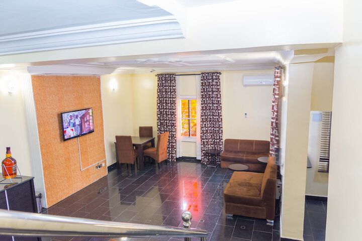 LEXRACH SUITES