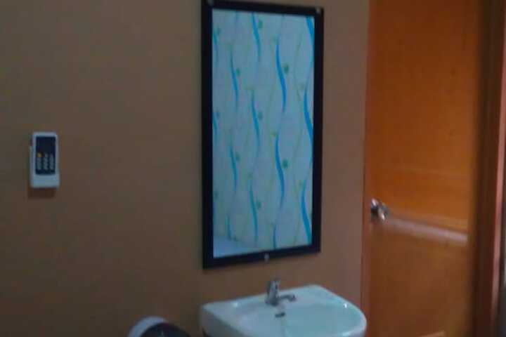 Room 17 of 24