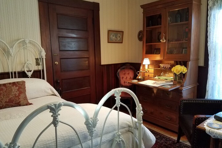 Room 15 of 25