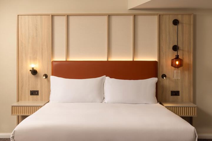 Room 34 of 148