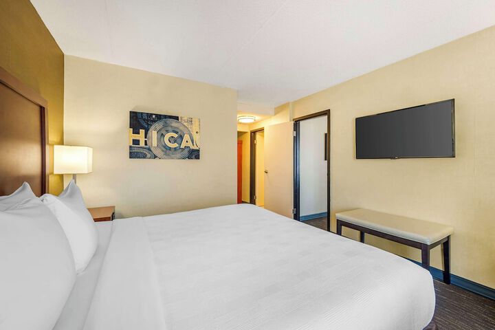 1 King Bed Microwave and Refrigerator Full Breakfast (25 of 29)