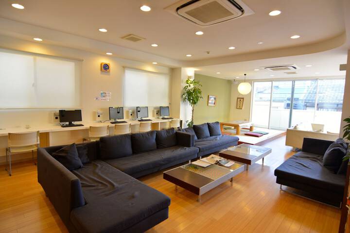 Guest Lobby
