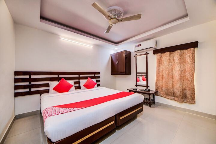 Room 17 of 27