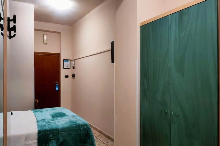 Room 34 of 71