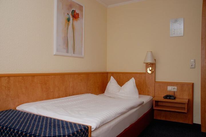 Room 7 of 34