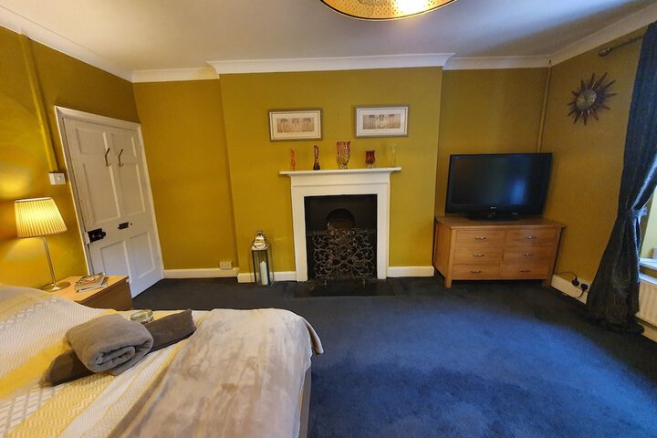 Room 4 of 24