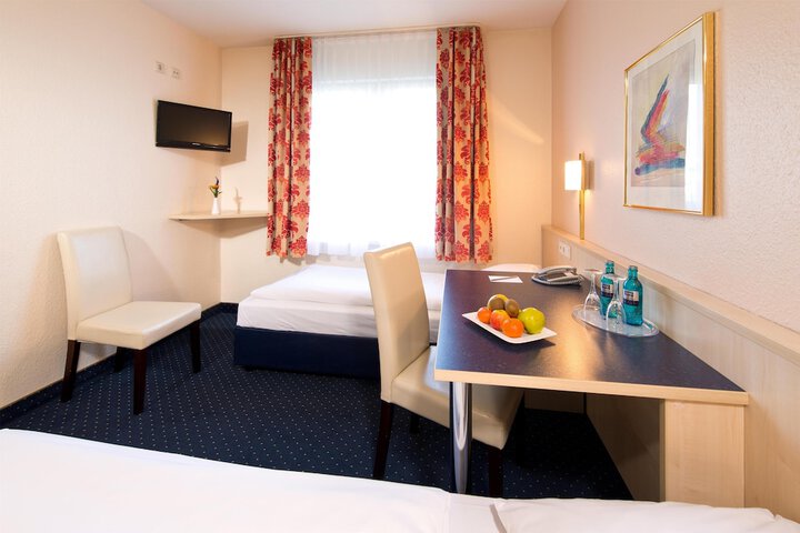 Room 34 of 61