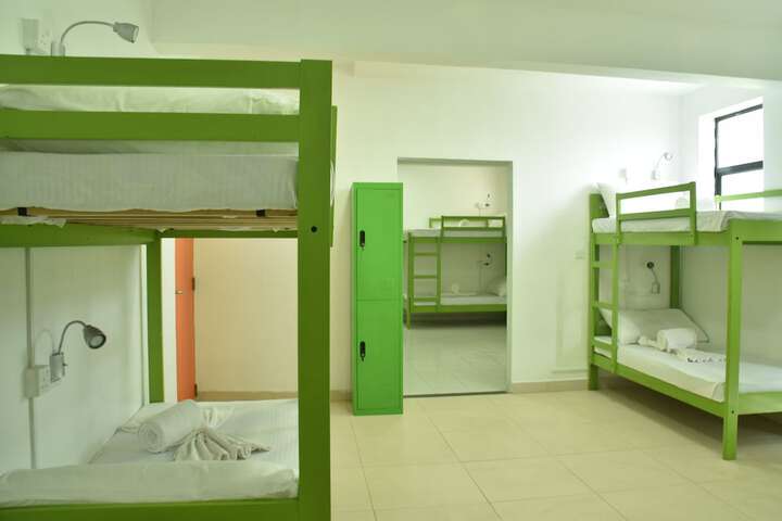 Room 11 of 39