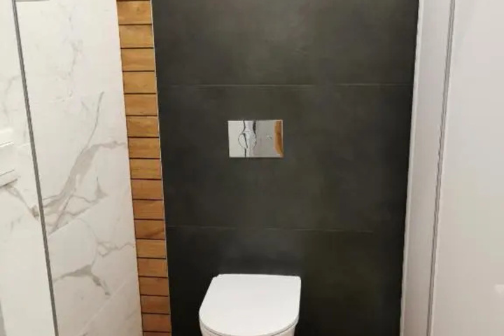 Room 7 of 18