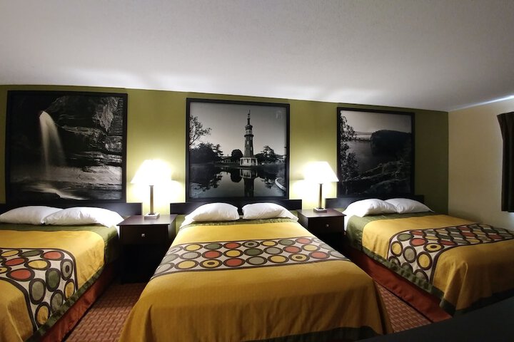 2 Queen Beds (26 of 28)