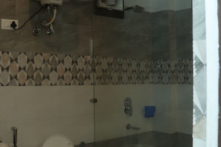 Room 15 of 15
