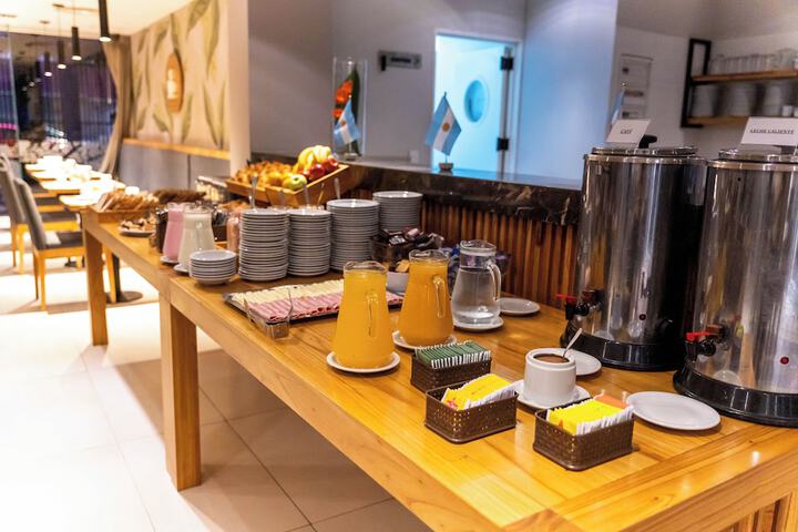 Breakfast/Coffee Service 70 of 96