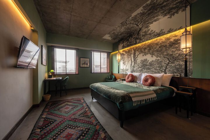 Room 14 of 48