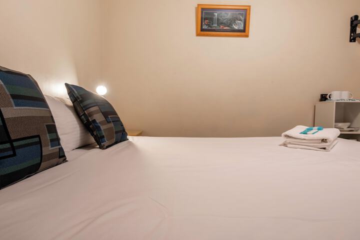 Room 10 of 82