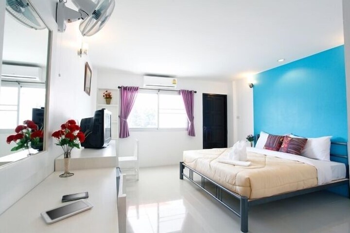 Room 10 of 64