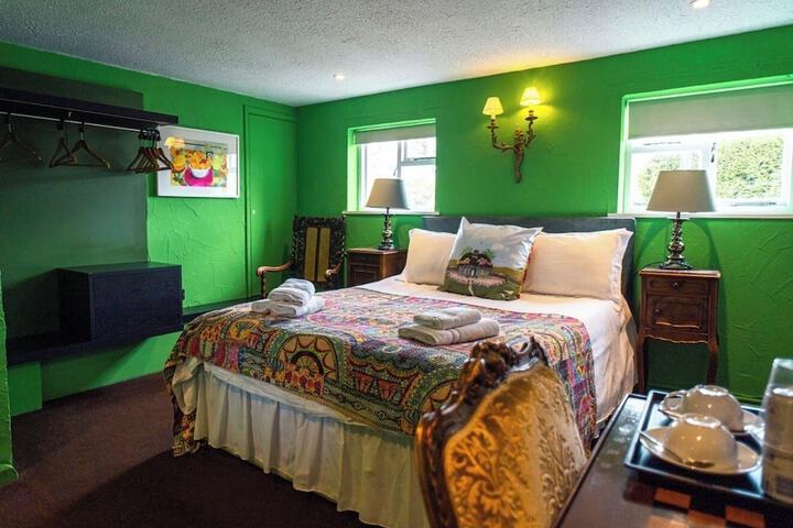 Room 4 of 39