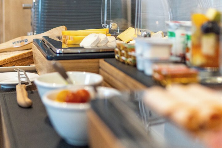 Dining 55 of 64