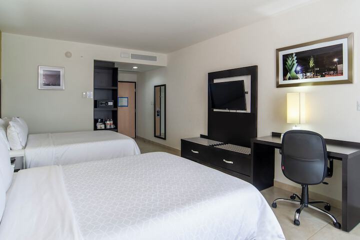 Room 30 of 107